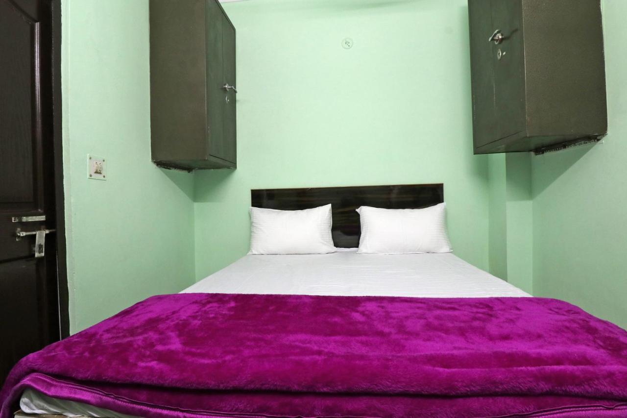 Spot On 48690 Hotel Host アーグラ エクステリア 写真